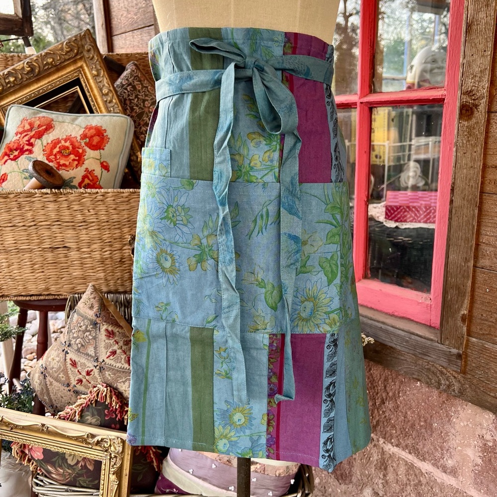 The Estella Half Apron